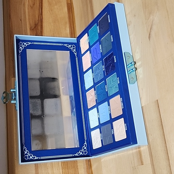 blue blood Other - Blue Blood Eye Shadow